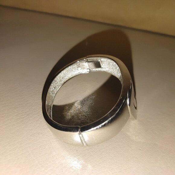 Givenchy Hinged Bracelet Bold Silver Tone Vintage Triangular Design Modernist - Picture 13 of 14